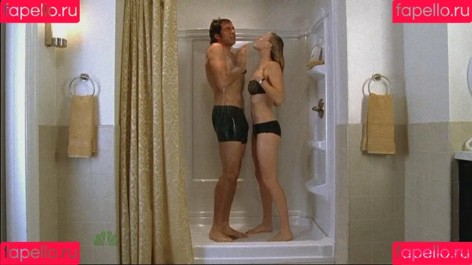Yvonne Strahovski Onlyfans Photo Gallery 