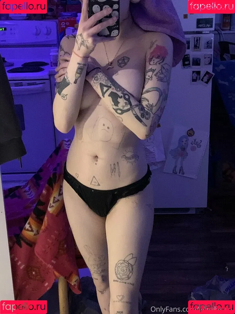 ilovelilsaku Onlyfans Photo Gallery 