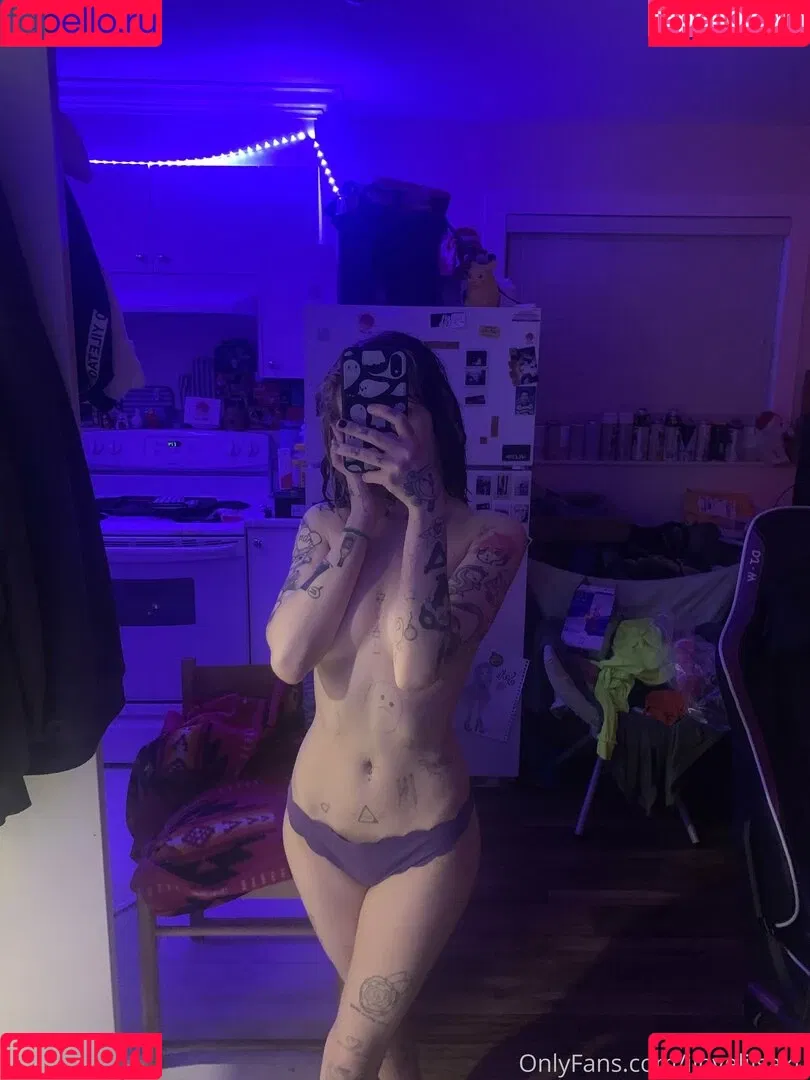 ilovelilsaku Onlyfans Photo Gallery 
