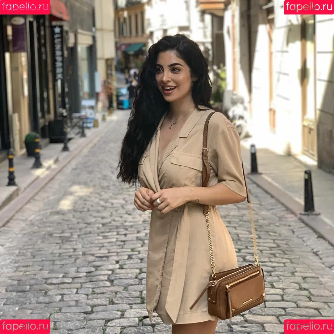 Elwa Saleh Onlyfans Photo Gallery 