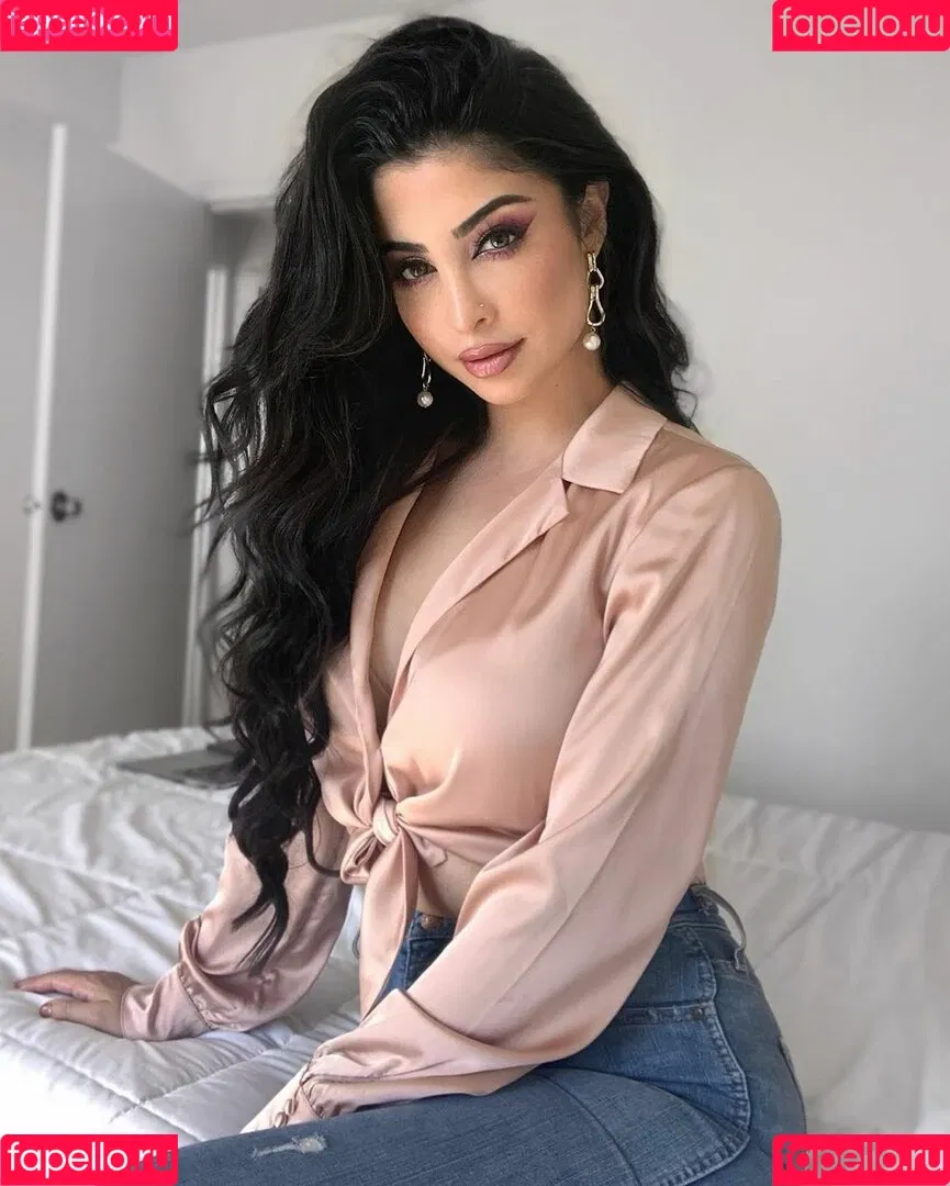 Elwa Saleh Onlyfans Photo Gallery 