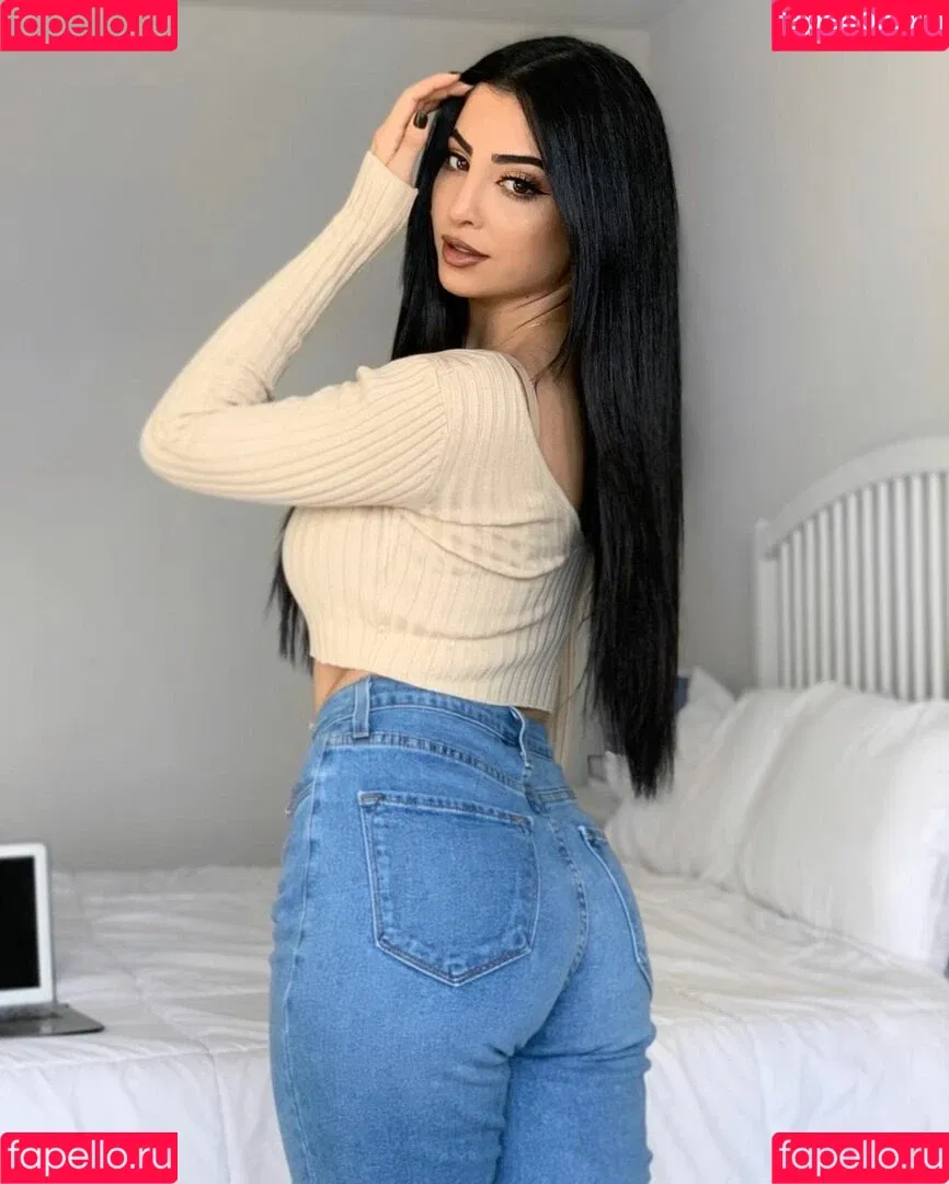 Elwa Saleh Onlyfans Photo Gallery 