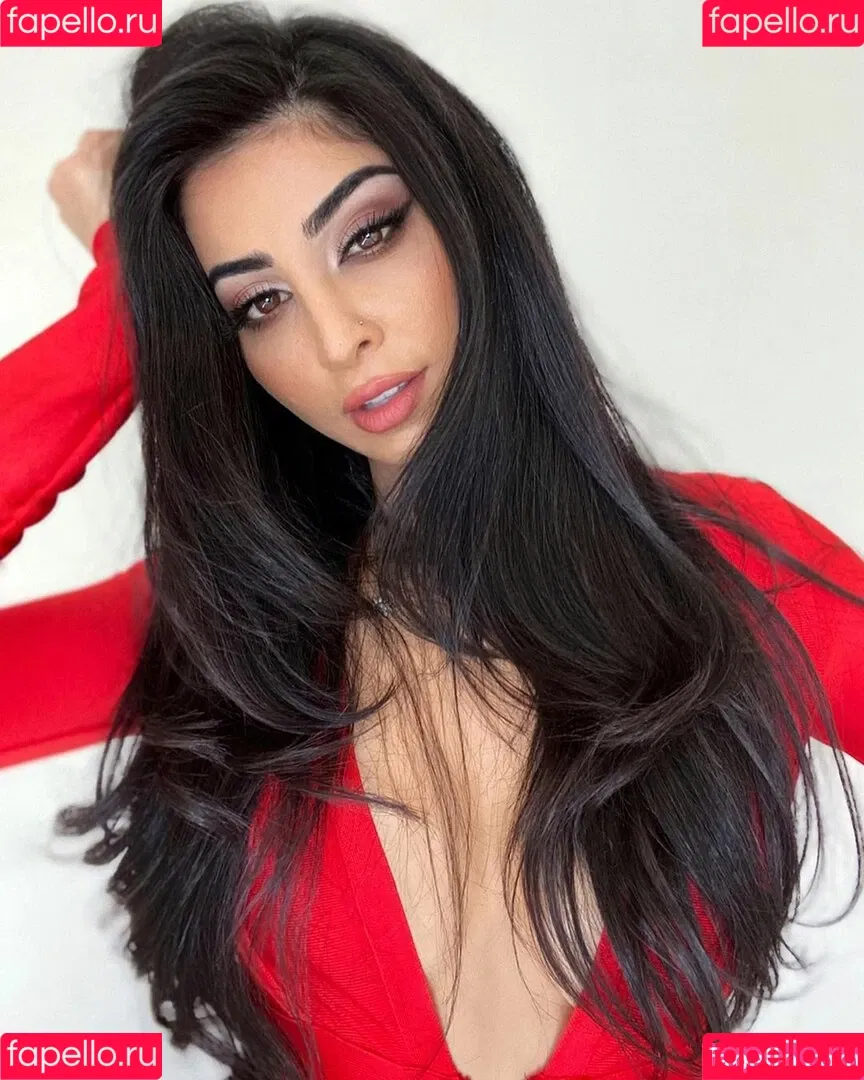 Elwa Saleh Onlyfans Photo Gallery 