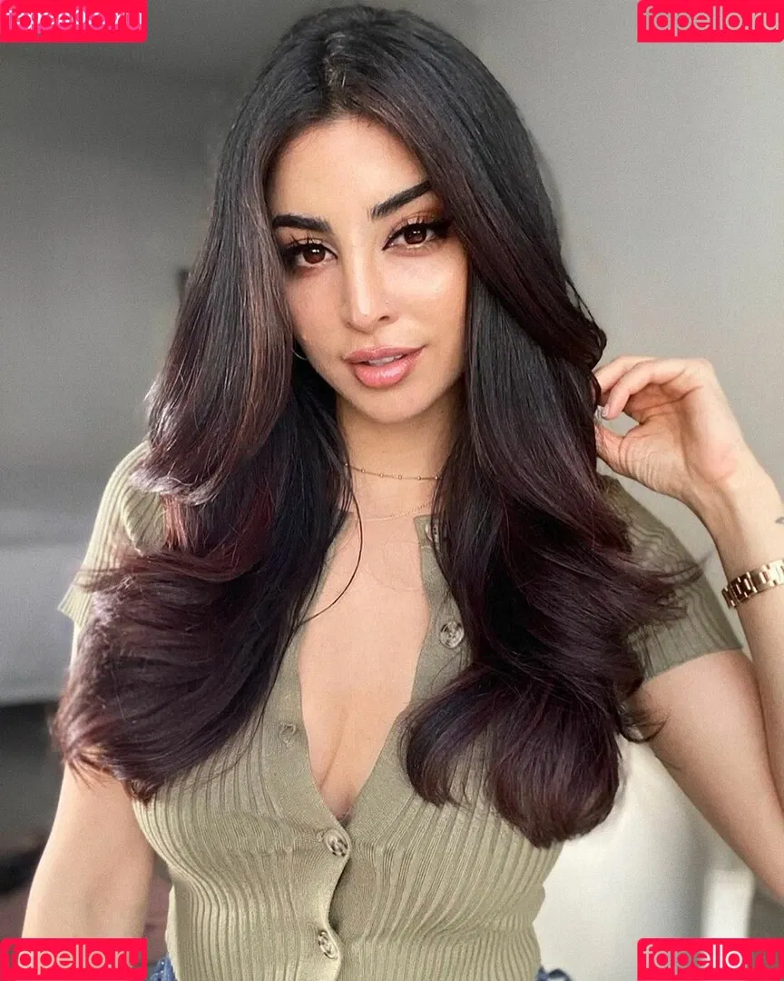 Elwa Saleh Onlyfans Photo Gallery 