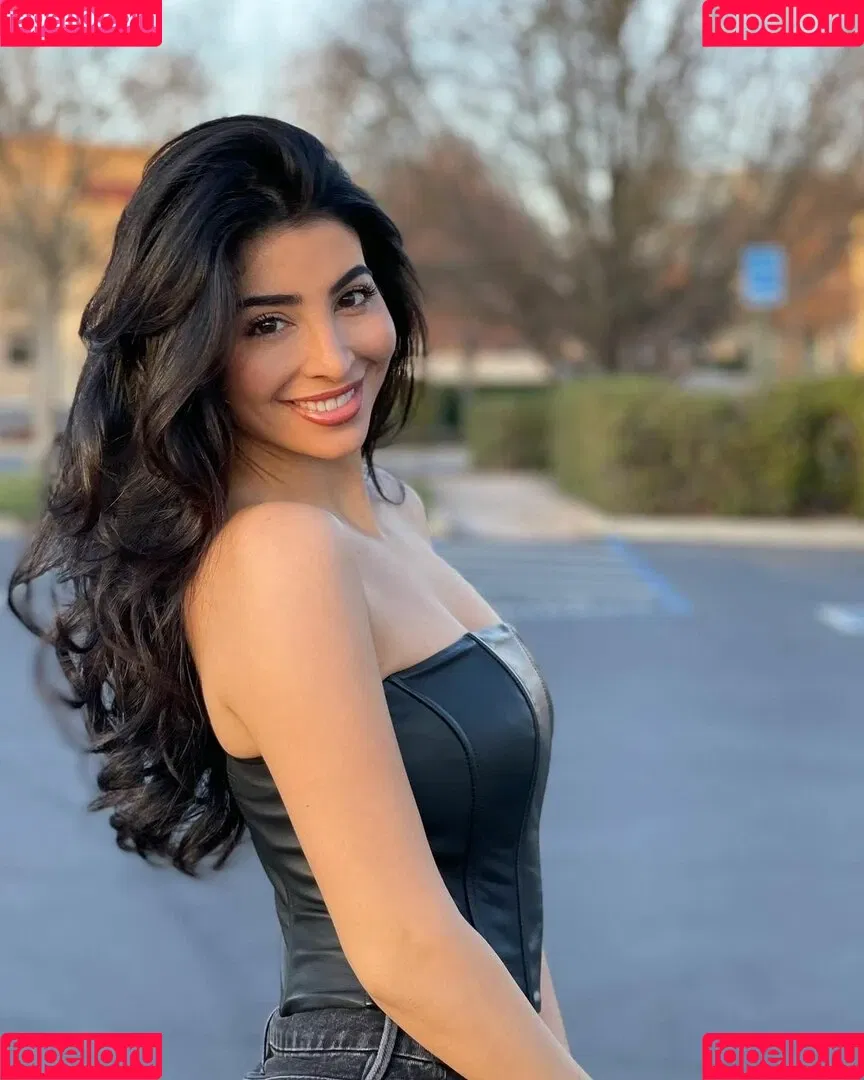 Elwa Saleh Onlyfans Photo Gallery 