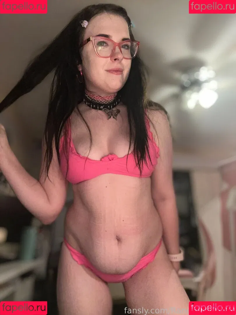 RandomJocelyn Onlyfans Photo Gallery 
