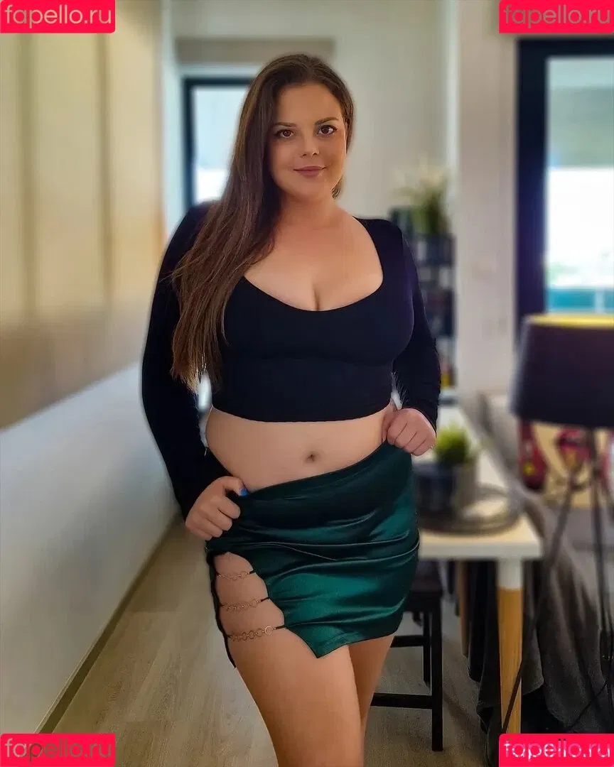 Lea Lovebird Onlyfans Photo Gallery 