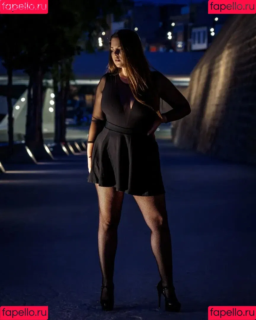 Lea Lovebird Onlyfans Photo Gallery 
