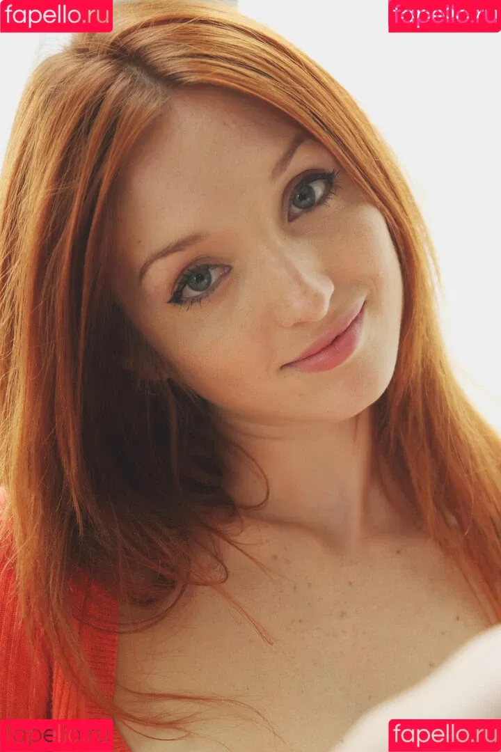 Michelle H. aka The Red Fox Onlyfans Photo Gallery 