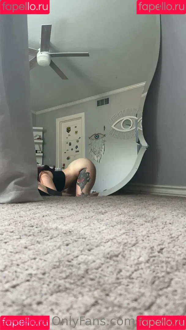 luvvred Onlyfans Photo Gallery 