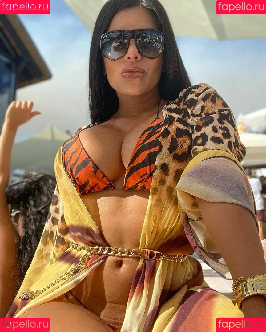 Sara Retali Onlyfans Photo Gallery 