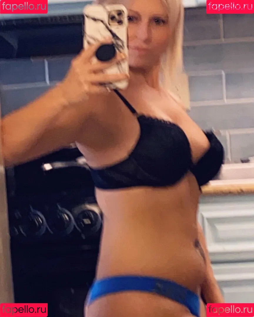 bikerchik250 Onlyfans Photo Gallery 