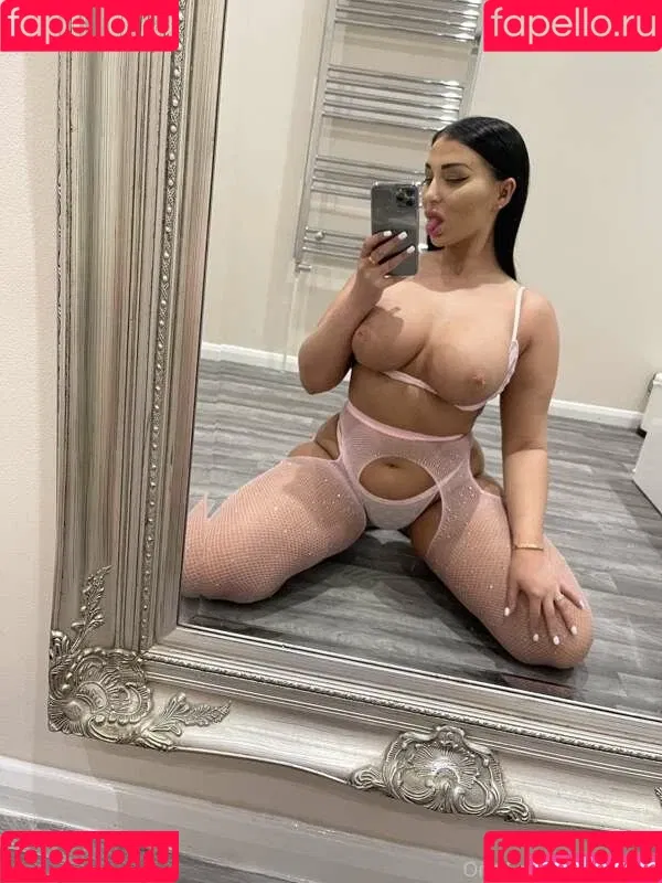 Annie Mae Onlyfans Photo Gallery 