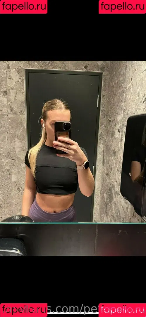 petitesexysilje Onlyfans Photo Gallery 