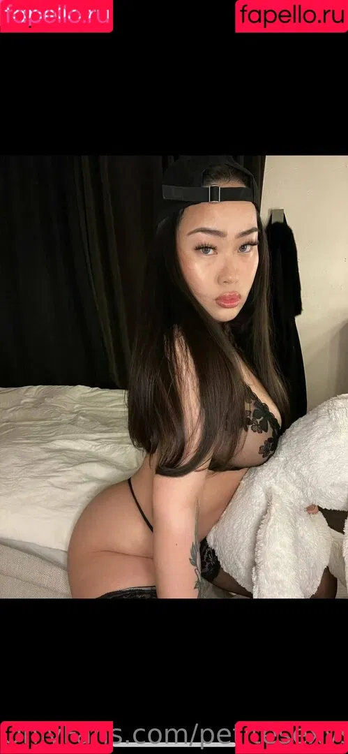 petitesexysilje Onlyfans Photo Gallery 