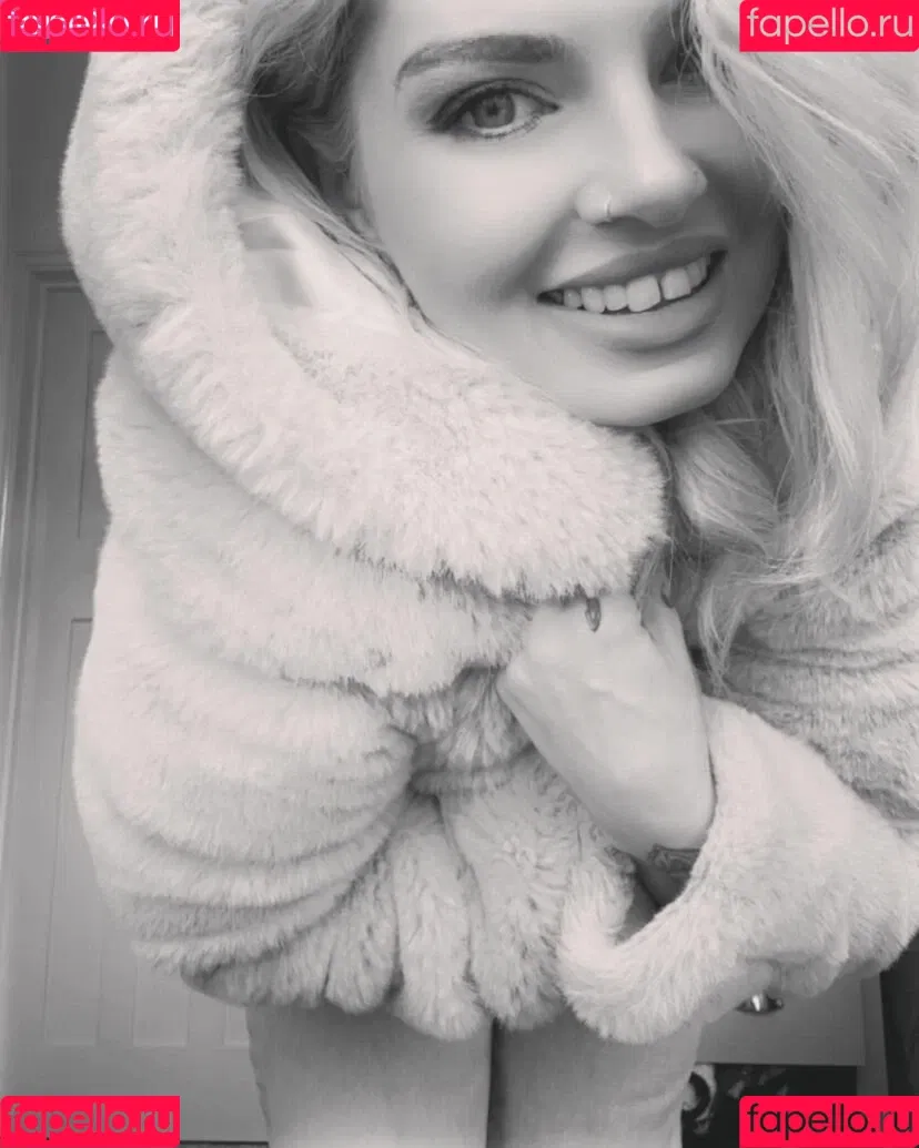 Robyn Quinn Onlyfans Photo Gallery 