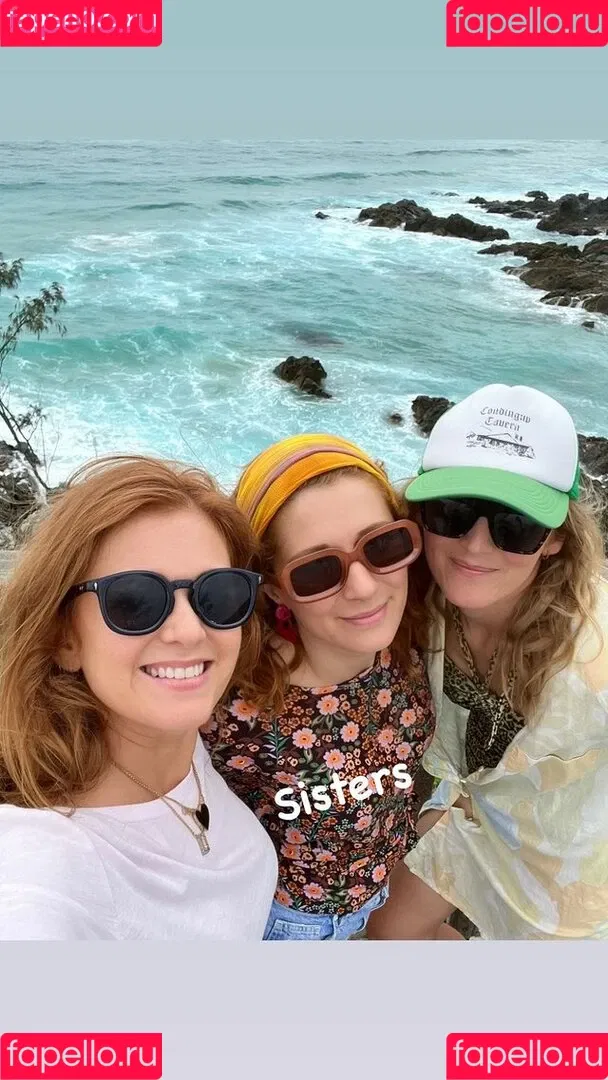 Isla Fisher Onlyfans Photo Gallery 