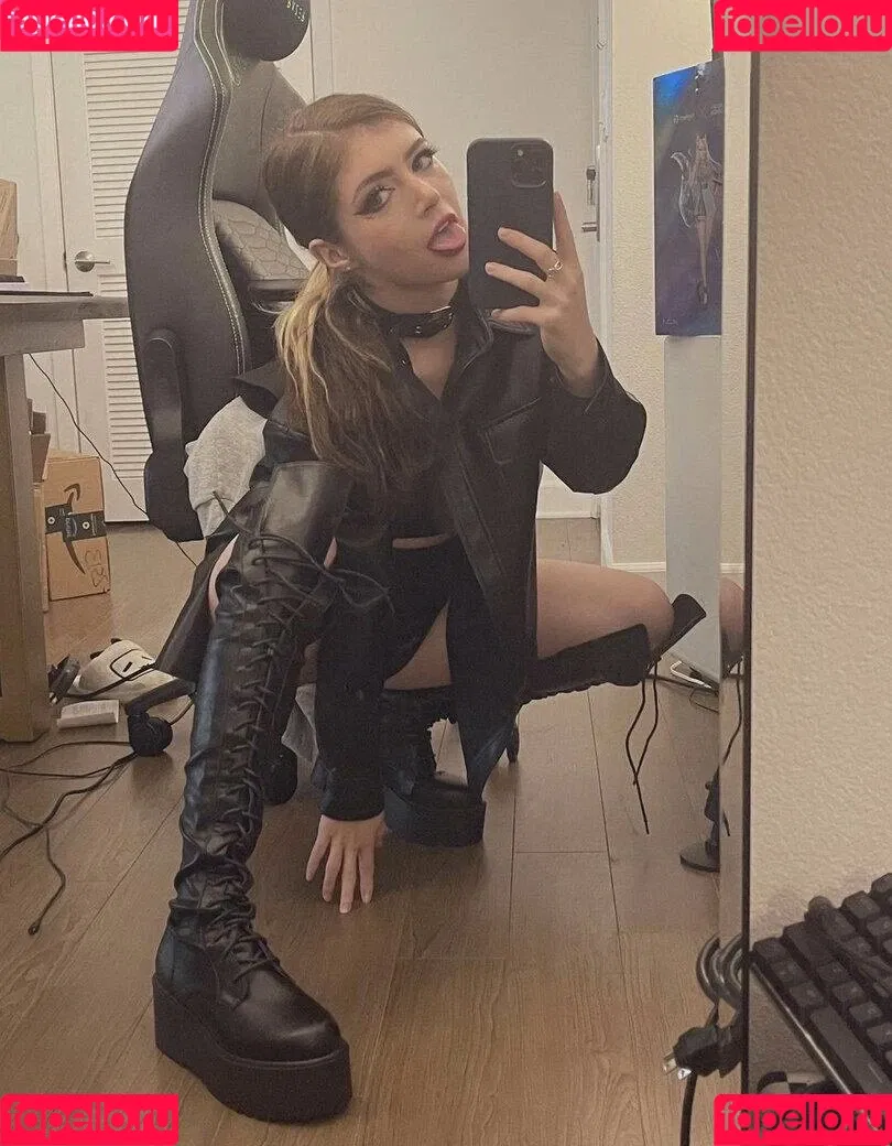 Chrissy Costansa Onlyfans Photo Gallery 