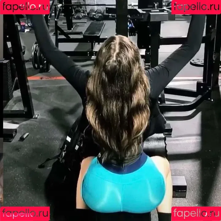 Chloe Flores Onlyfans Photo Gallery 