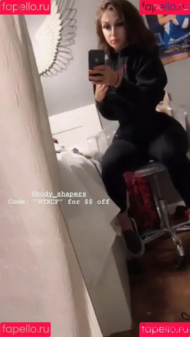 Chloe Flores Onlyfans Photo Gallery 