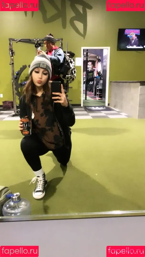 Chloe Flores Onlyfans Photo Gallery 