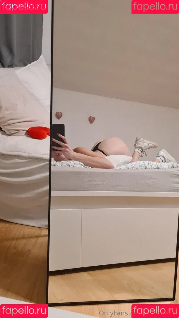 finest.emi Onlyfans Photo Gallery 