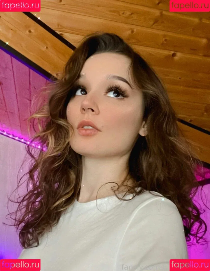LiaLawrence Onlyfans Photo Gallery 