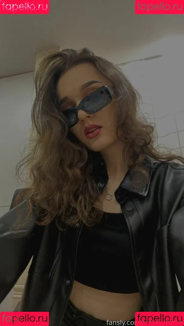 LiaLawrence Onlyfans Photo Gallery 