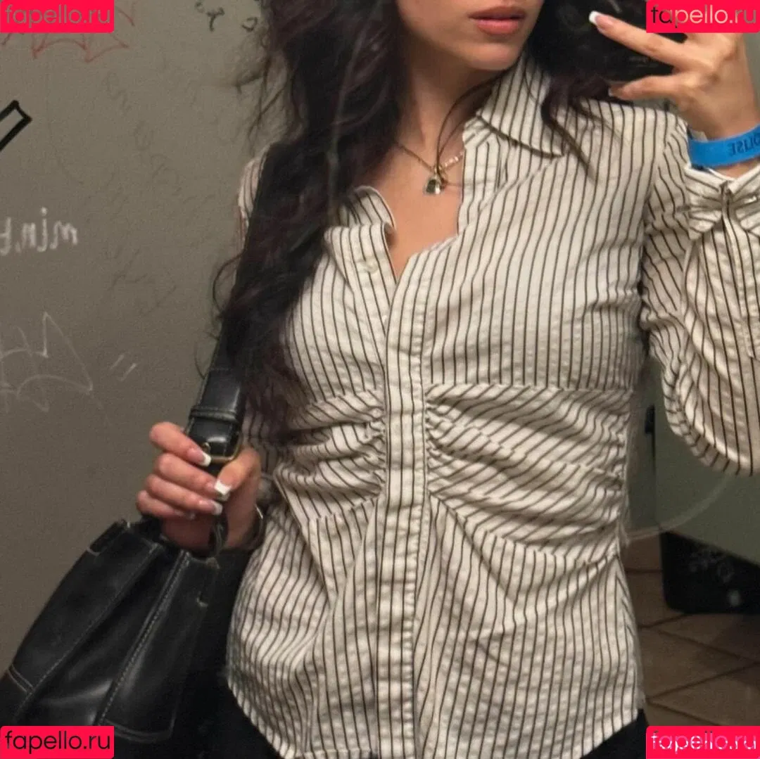 Inde Navarrette Onlyfans Photo Gallery 
