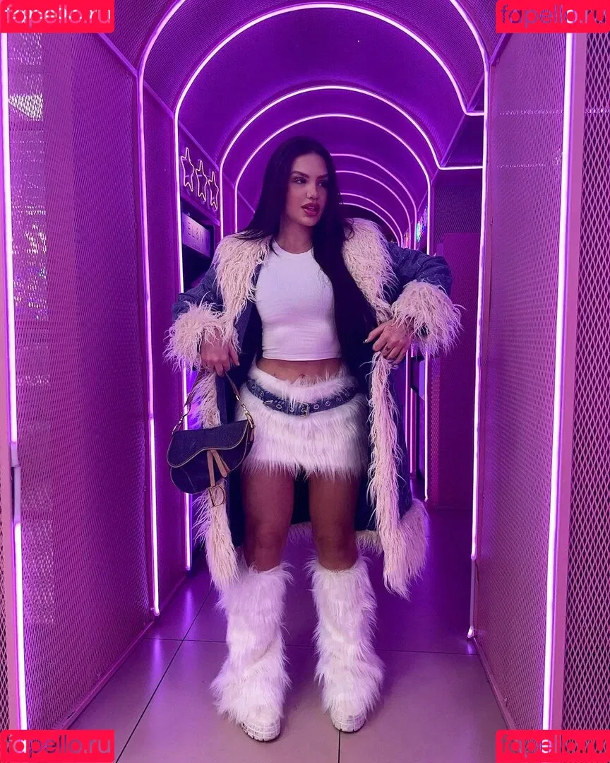 Vivi Wanderley Onlyfans Photo Gallery 