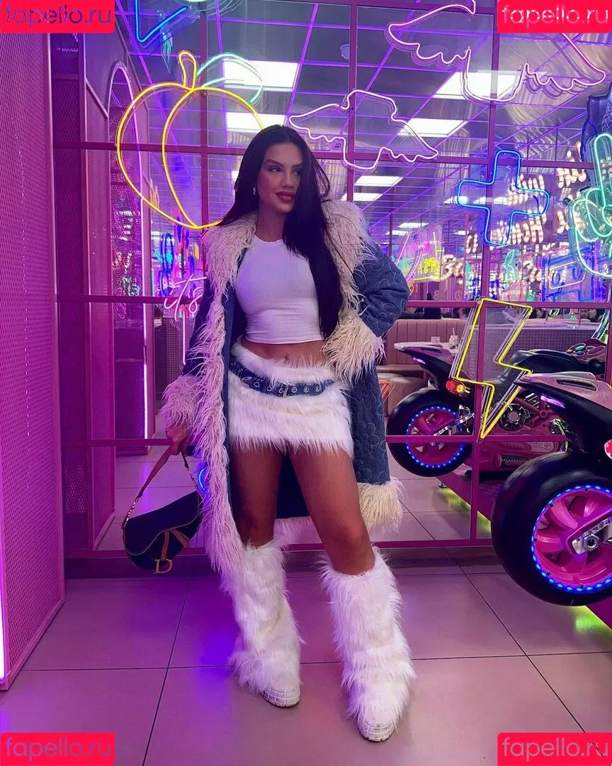 Vivi Wanderley Onlyfans Photo Gallery 