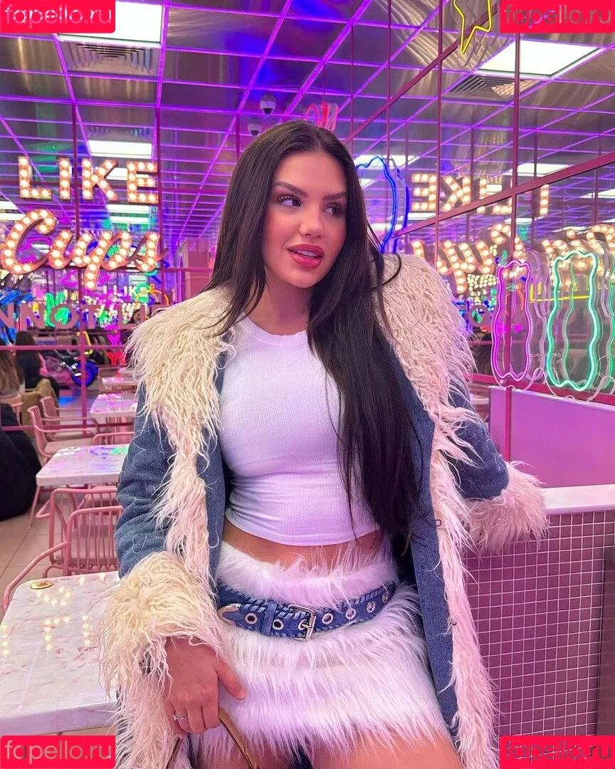 Vivi Wanderley Onlyfans Photo Gallery 