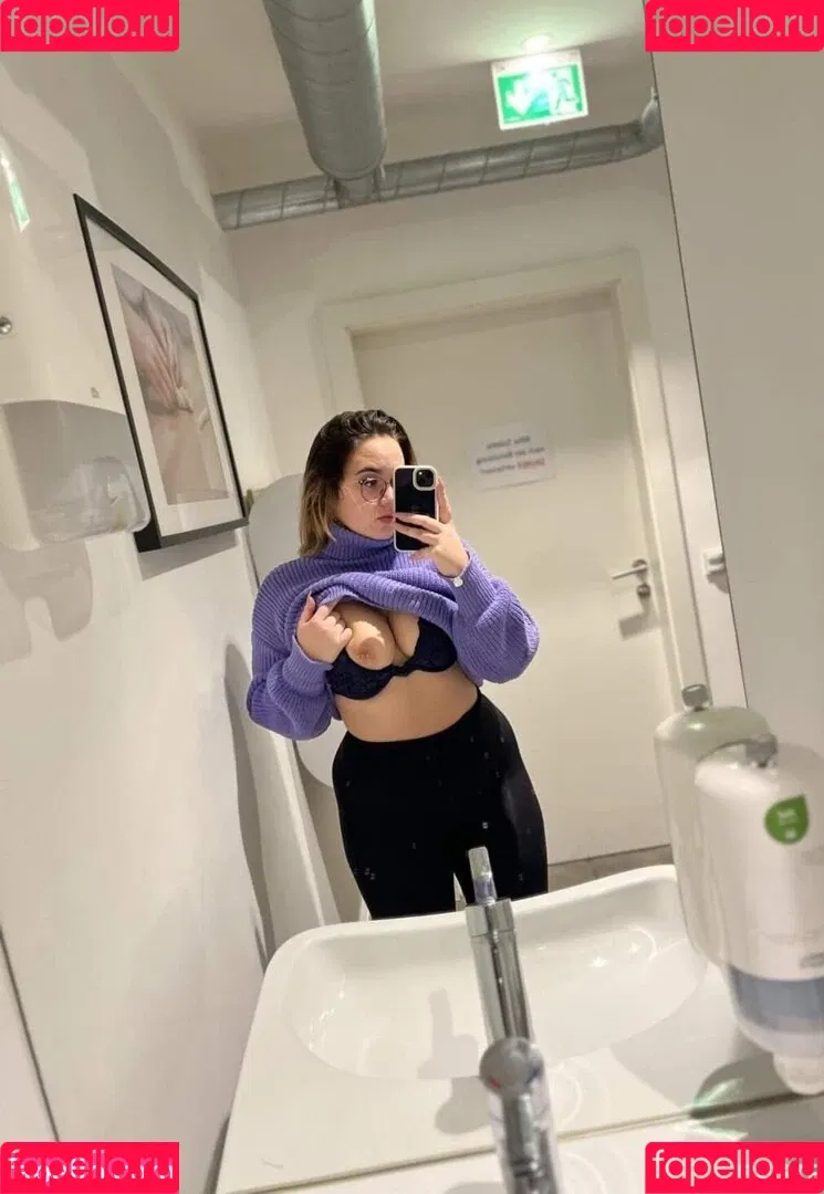 Vani_v Onlyfans Photo Gallery 