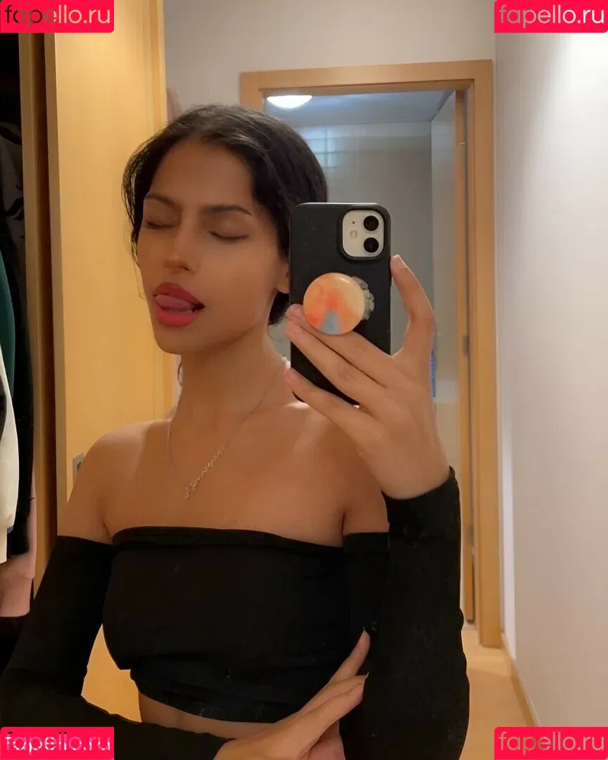 lilwhuda Onlyfans Photo Gallery 
