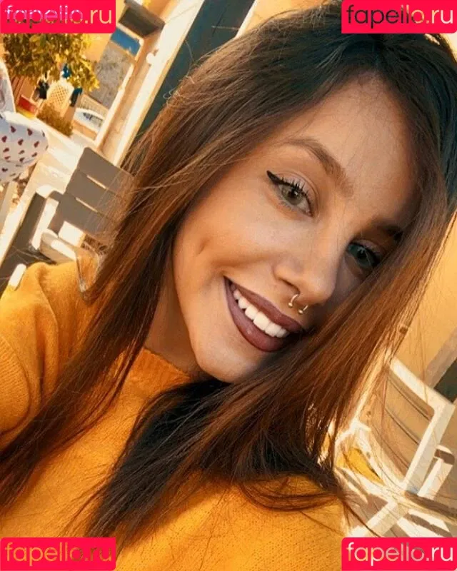 Emuna Zuzut Onlyfans Photo Gallery 
