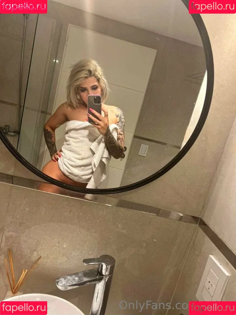 bri.ts Onlyfans Photo Gallery 