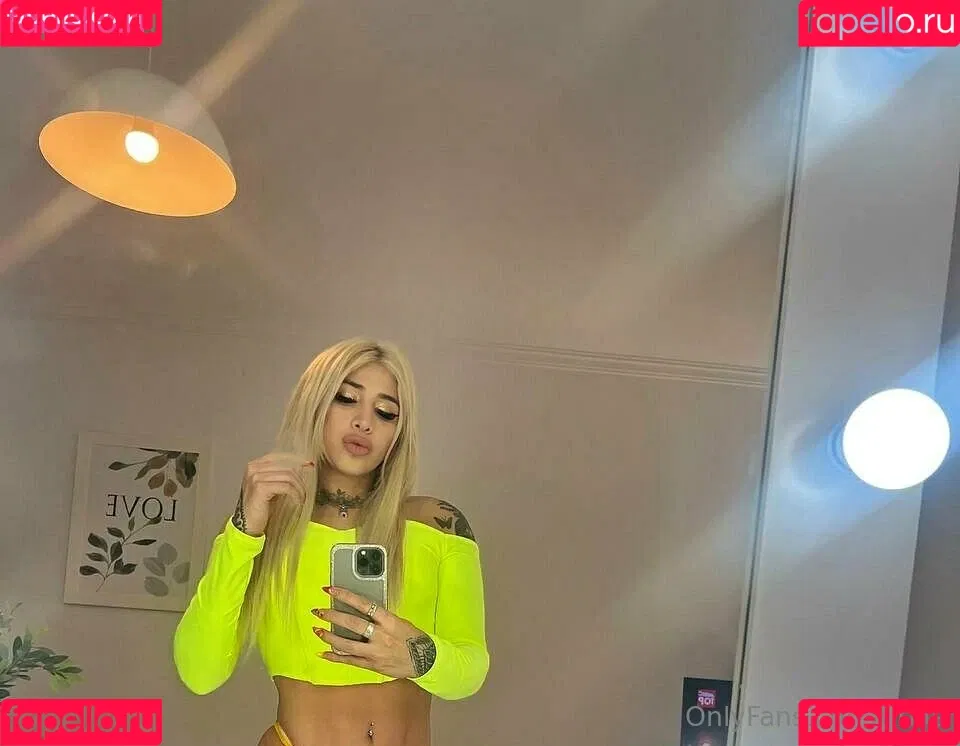 bri.ts Onlyfans Photo Gallery 