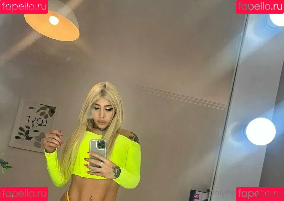 bri.ts Onlyfans Photo Gallery 