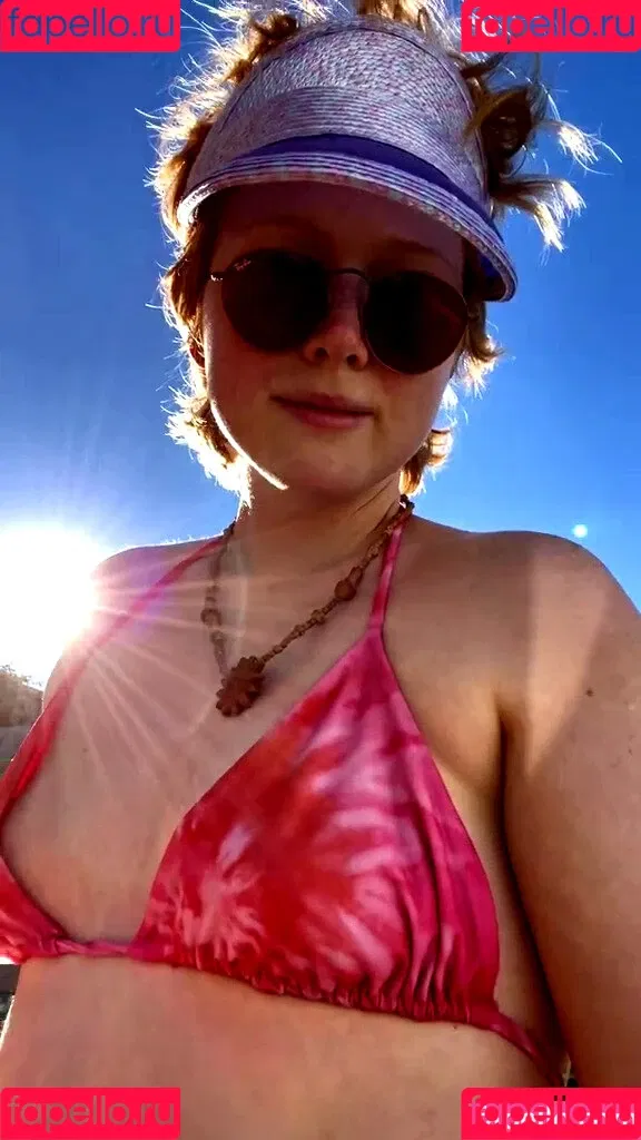 Molly Quinn Onlyfans Photo Gallery 