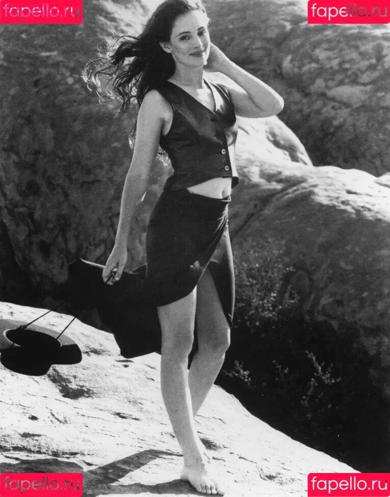 Madeleine Stowe Onlyfans Photo Gallery 