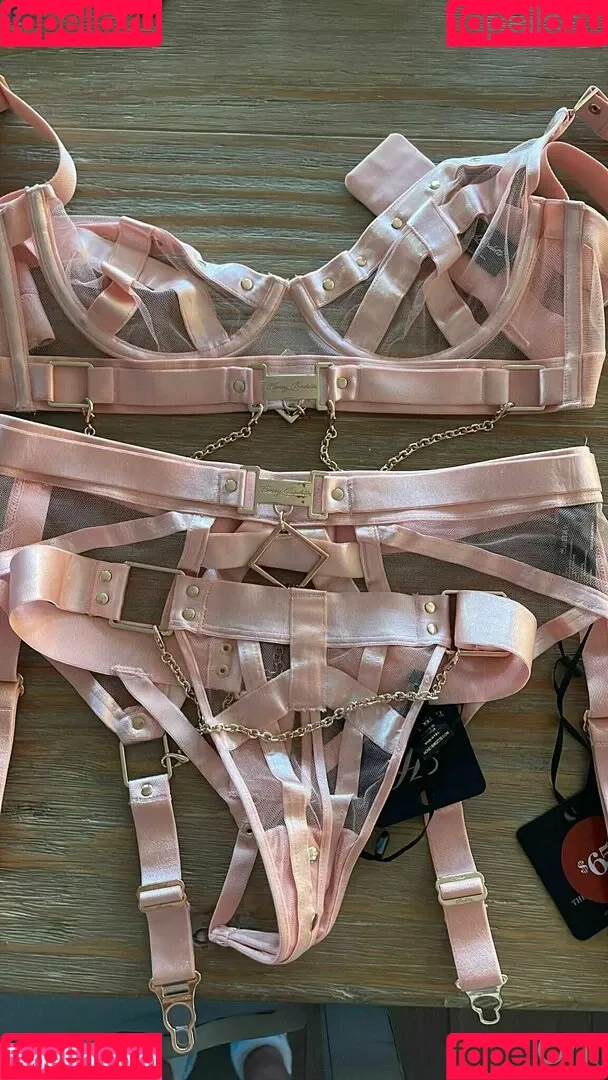 emmahixofficial Onlyfans Photo Gallery 