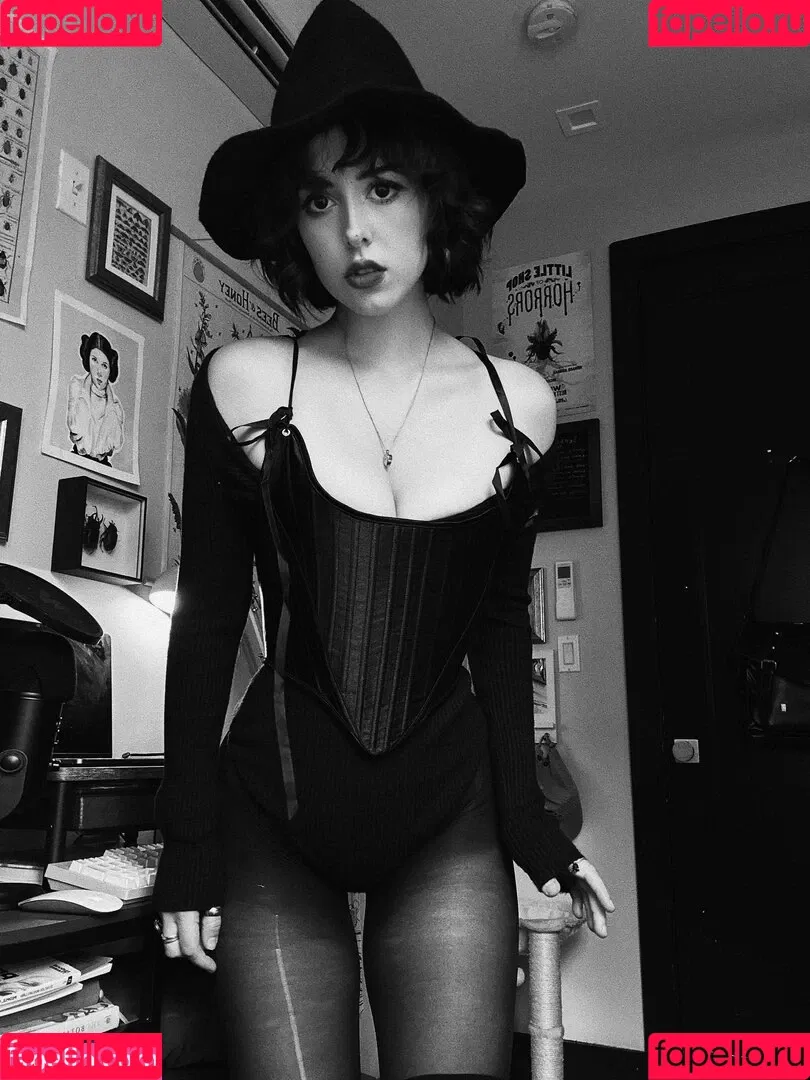B1tchy_lesbian Onlyfans Photo Gallery 