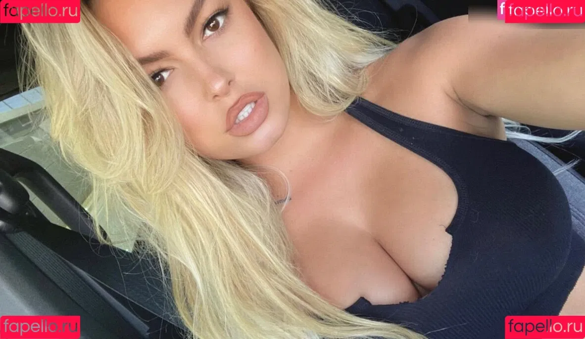 Constance Nunes Onlyfans Photo Gallery 