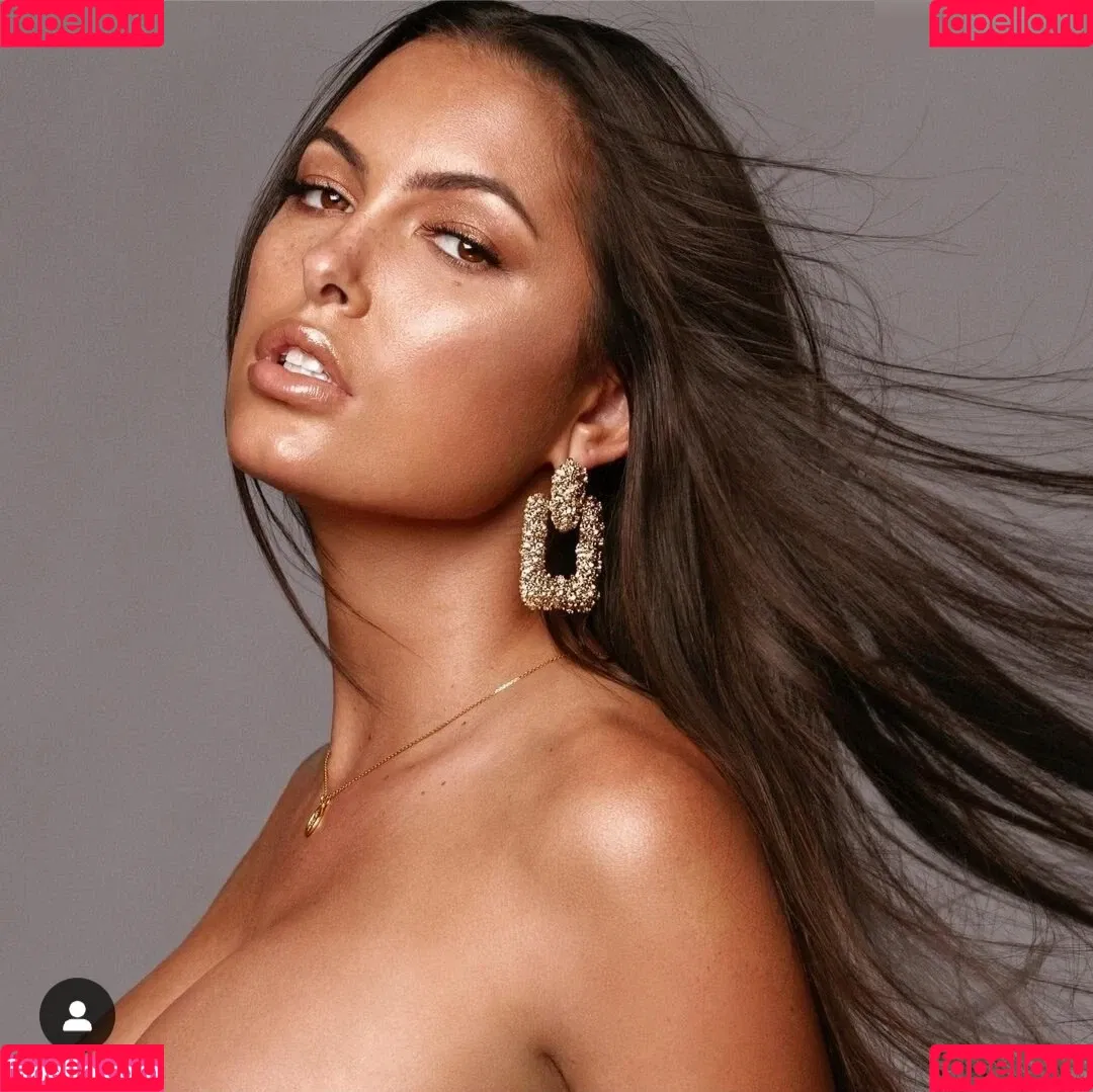 Constance Nunes Onlyfans Photo Gallery 