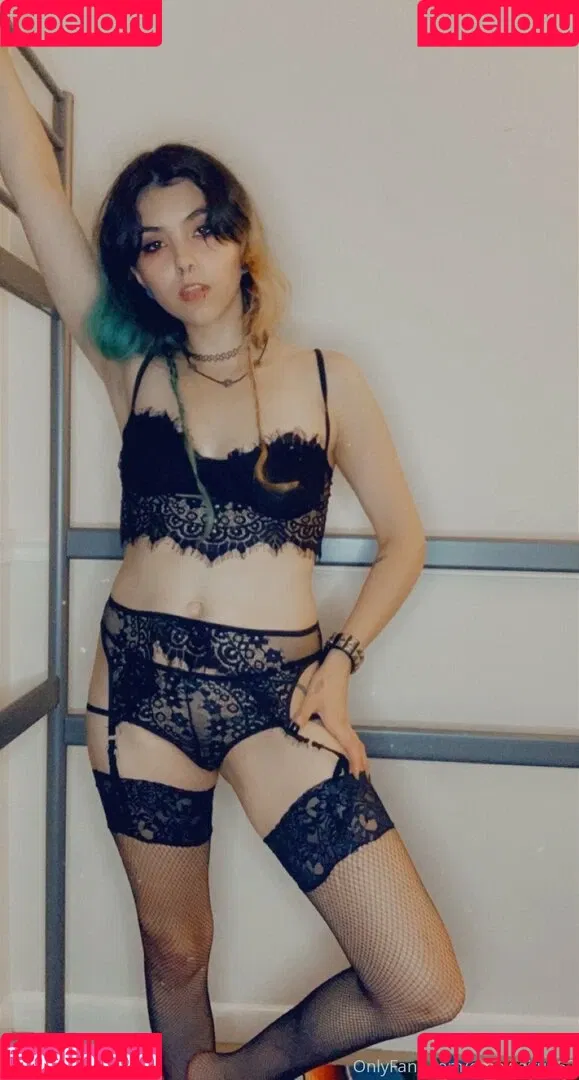 emowaifu162 Onlyfans Photo Gallery 
