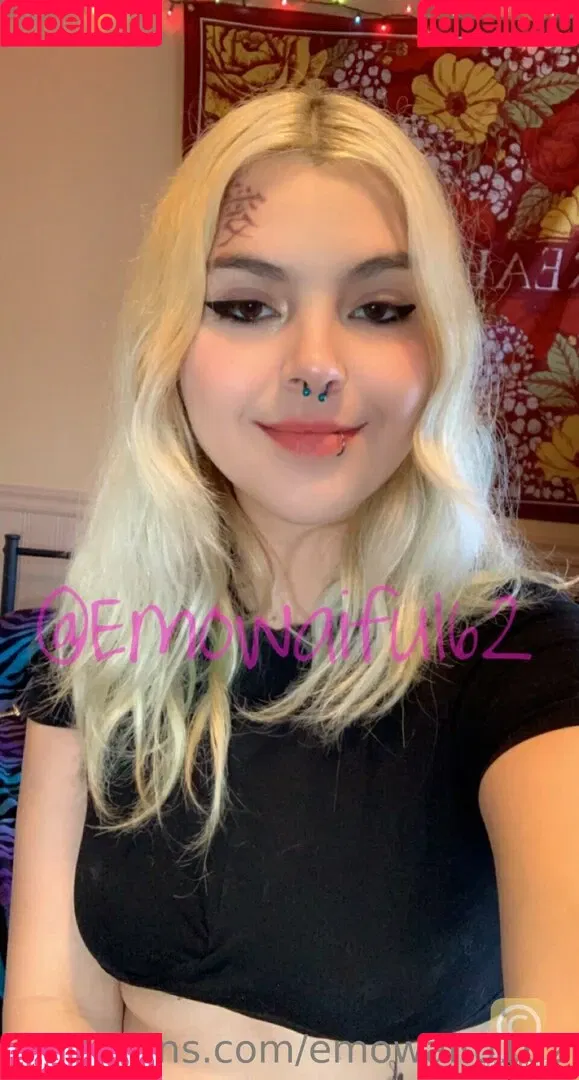 emowaifu162 Onlyfans Photo Gallery 