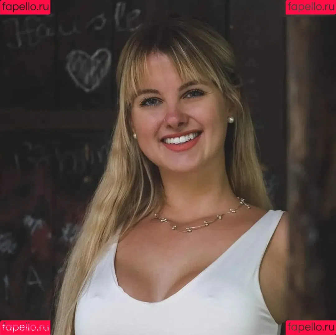inaacoladaa Onlyfans Photo Gallery 