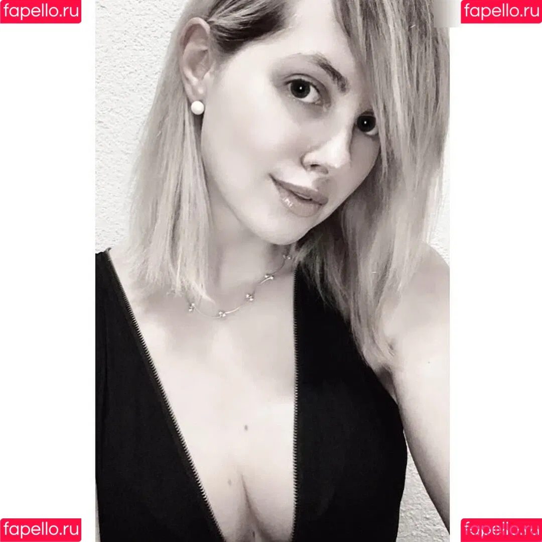 inaacoladaa Onlyfans Photo Gallery 