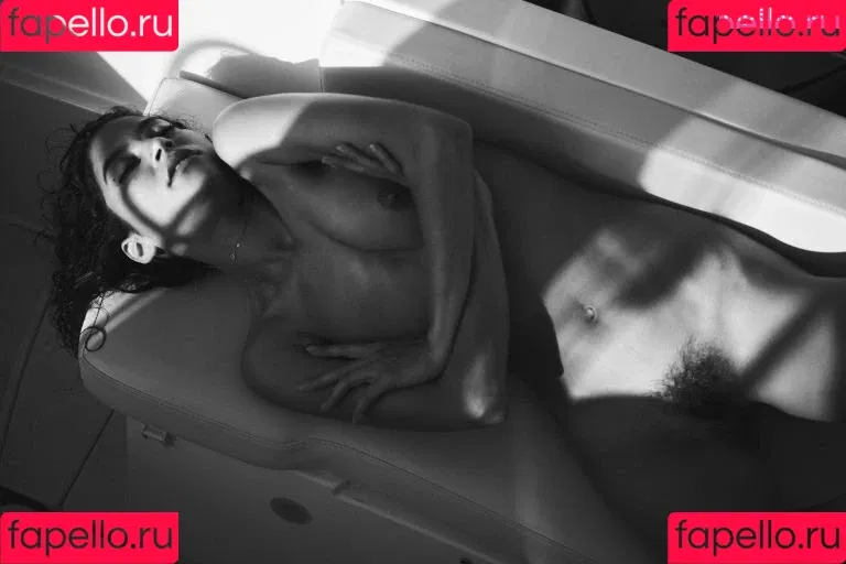 Emilie Payet Onlyfans Photo Gallery 
