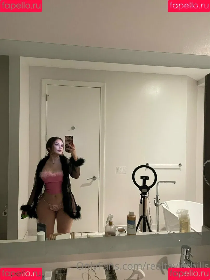 realtaylerhills Onlyfans Photo Gallery 